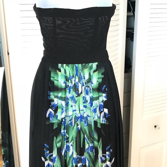 Rare Bebe Addiction strapless pleated dress - Picture 7 of 8